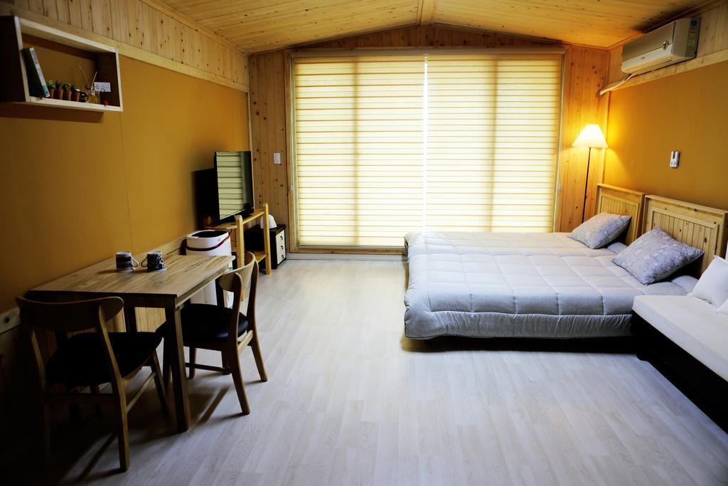 Haevichi Pension ซอกวีโพ ภายนอก รูปภาพ