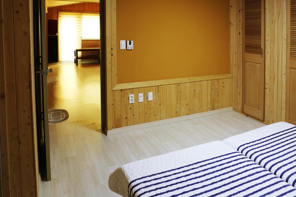 Haevichi Pension ซอกวีโพ ภายนอก รูปภาพ